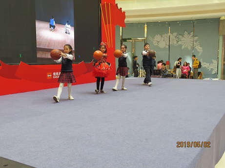 《五月（yuè）讚歌》——歡慶“五一”勞（láo）動節大型公益文藝演出（chū）