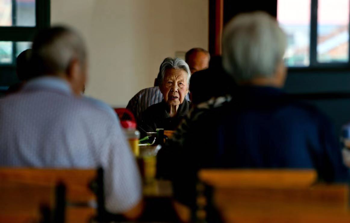 老齡化（huà）時代如何布局養（yǎng）老（lǎo）行業？“以人為本”發（fā）展服務，開拓全新市場