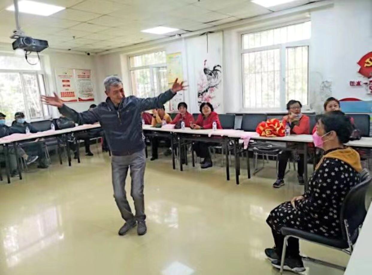 沈陽渾南區（qū）五三街道在水一（yī）方社區 舉辦重陽節主題活動