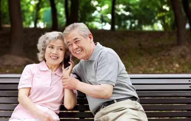 “銀發市場”成市場搶奪高地，適老化用（yòng）品開辟新賽道