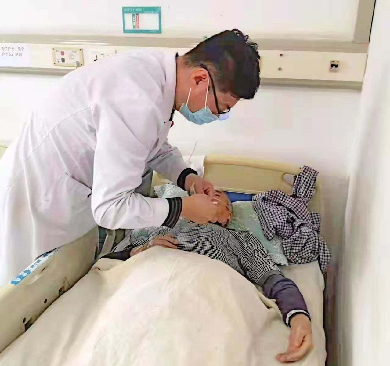 遼（liáo）寧中醫（yī）好醫生 妙手神（shén）針顯神（shén）威