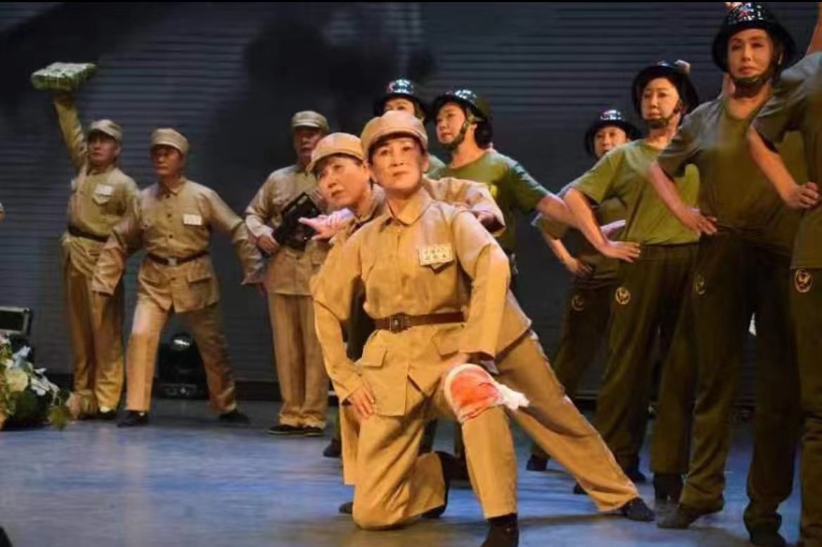 喜慶二十大   奮進新征程