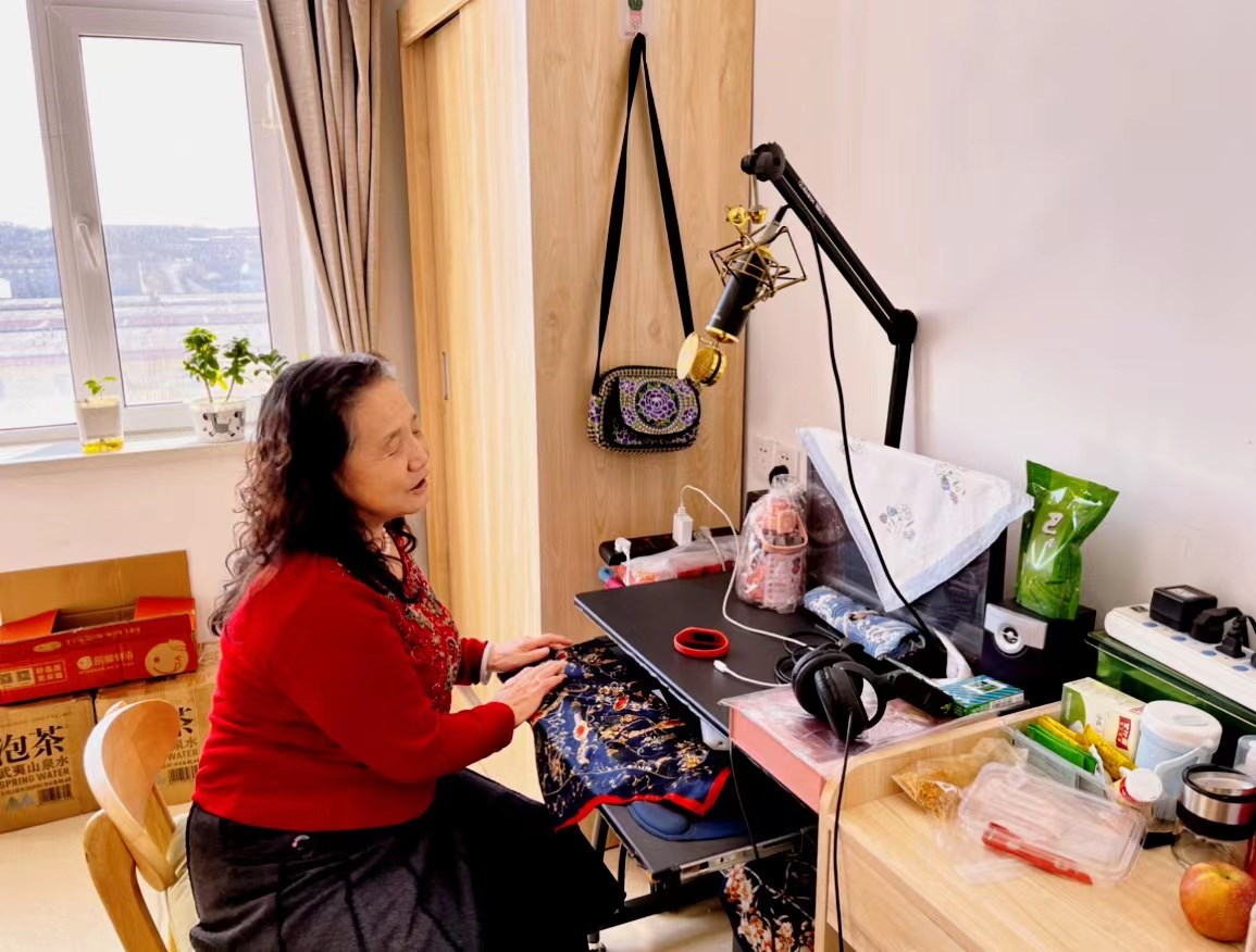 企盼光明的使者，入住（zhù）幸福的家園