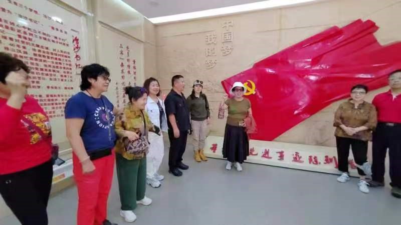 誓將大漠變林（lín）海,不教黃沙再往南