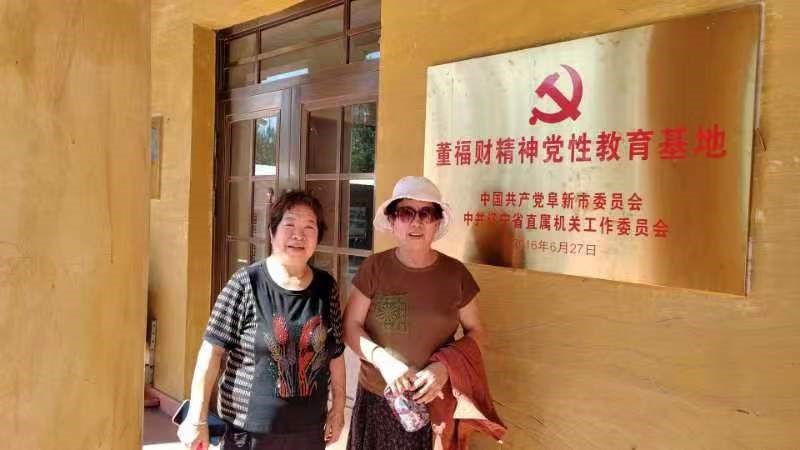 誓將（jiāng）大漠變林海,不教黃沙再往南