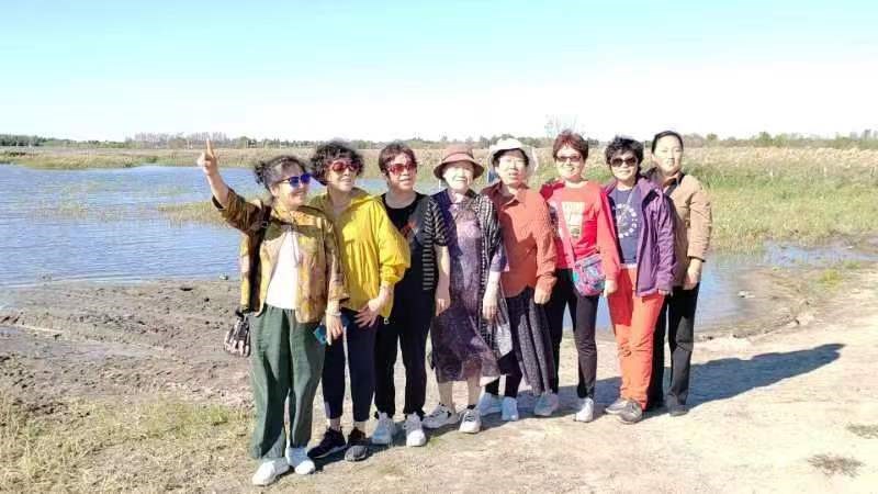 誓將（jiāng）大漠變林海,不（bú）教黃沙再往南