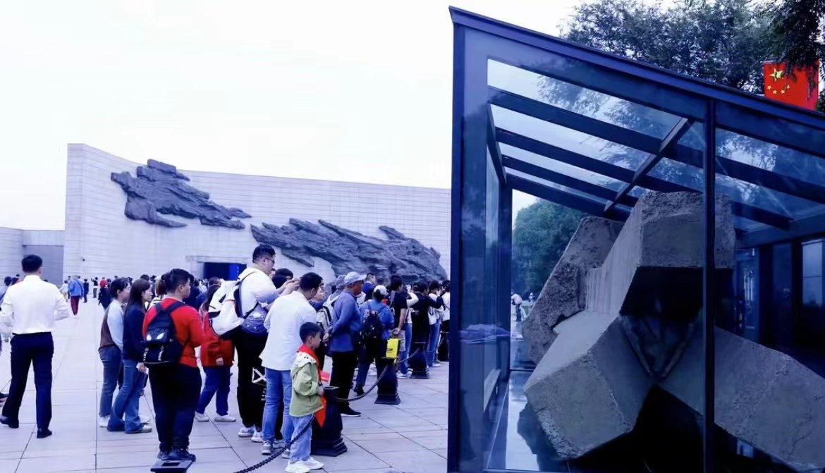 沈陽眾多市民走進“九.一八”