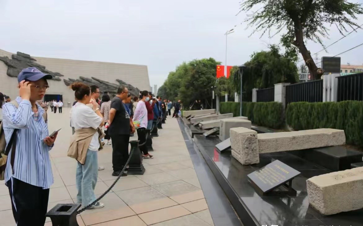 沈陽眾多市民走進“九.一八”