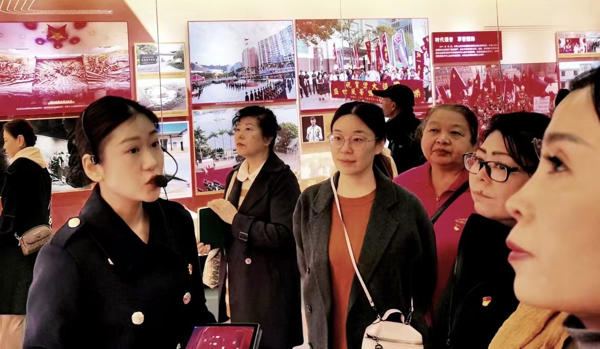 沈陽（yáng）老（lǎo）幹部大學學員黨（dǎng）員參觀“國之歌 民族魂”展覽