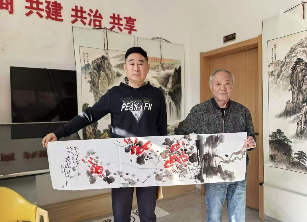 振興東（dōng）北經濟研究院與遼寧（níng）養老服務網和省委幹休所小區（qū）聯（lián）合組織（zhī）“書法繪畫（huà）筆會”活動