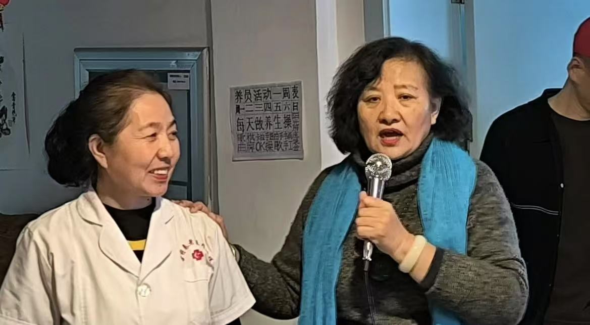 沈陽幫扶（fú）團企業成長平台慰問沈陽康利養老（lǎo）院