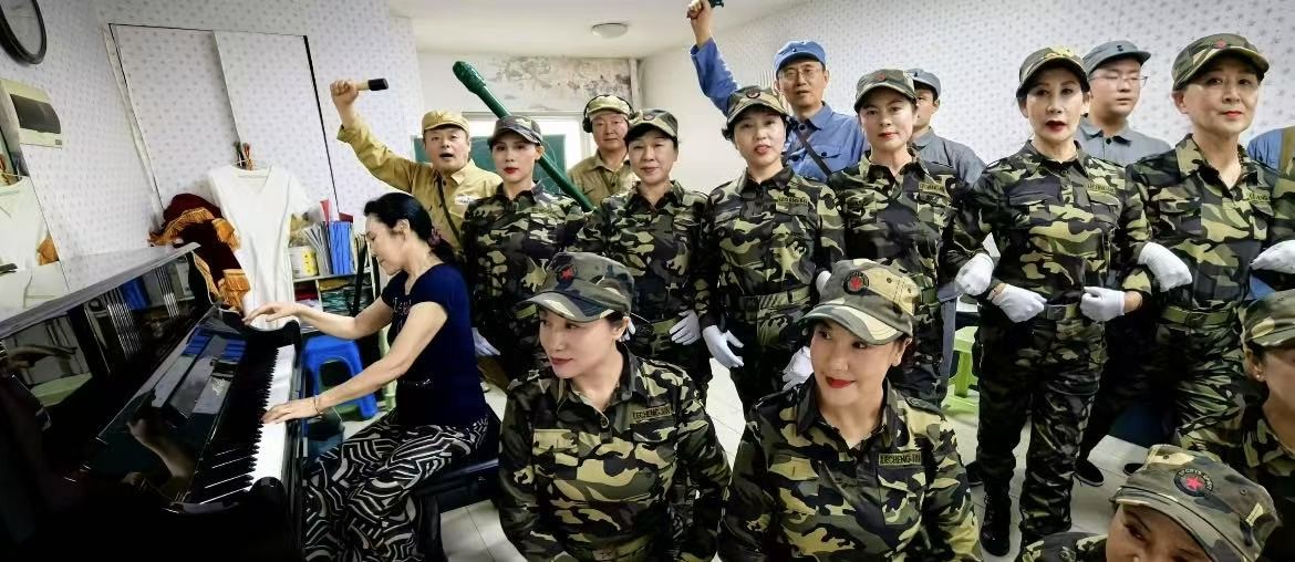 紅（hóng）旗軍民（mín）藝（yì）術團為慶祝抗戰勝利八十周年（nián），建軍九十八（bā）周（zhōu）年創（chuàng）作和編導（dǎo）節目