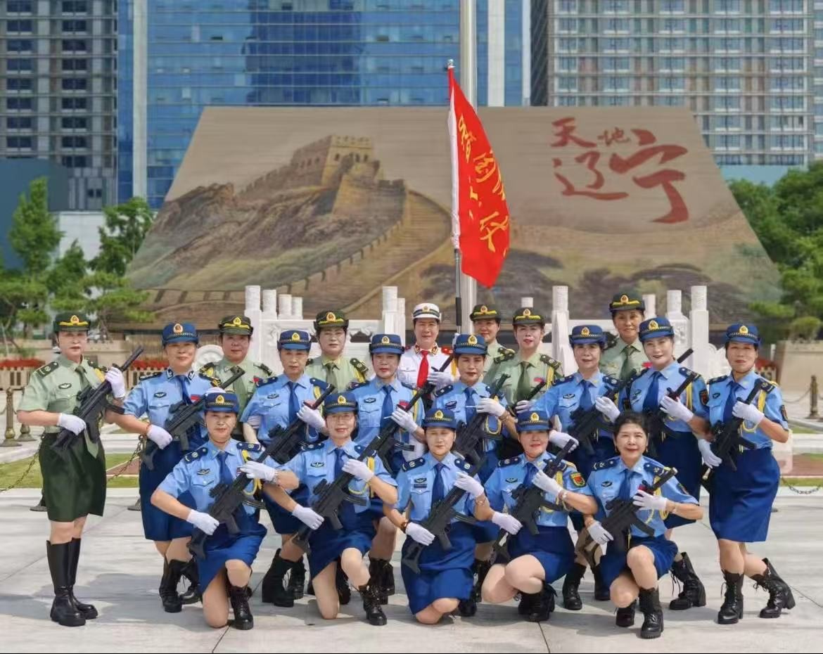 沈陽獵鷹女（nǚ）子儀仗隊