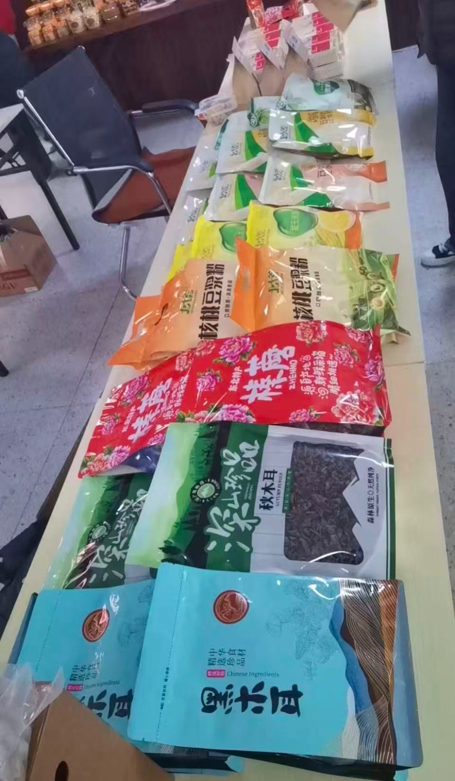 沈陽市沈（shěn）河區樂養之家西華社區（qū）市集（jí）熱鬧開市，惠民便民（mín）暖人（rén）心