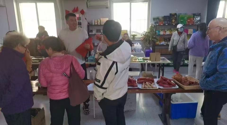 沈陽市沈河區樂養（yǎng）之家西華社區市集熱鬧開市，惠民（mín）便民暖人心